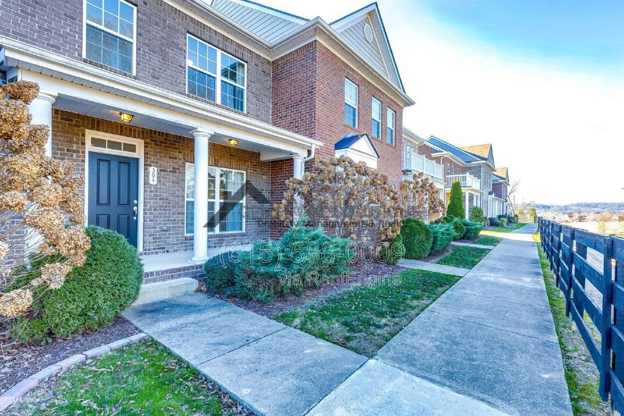 304 Oldbury Ln - Photo 3 of 41