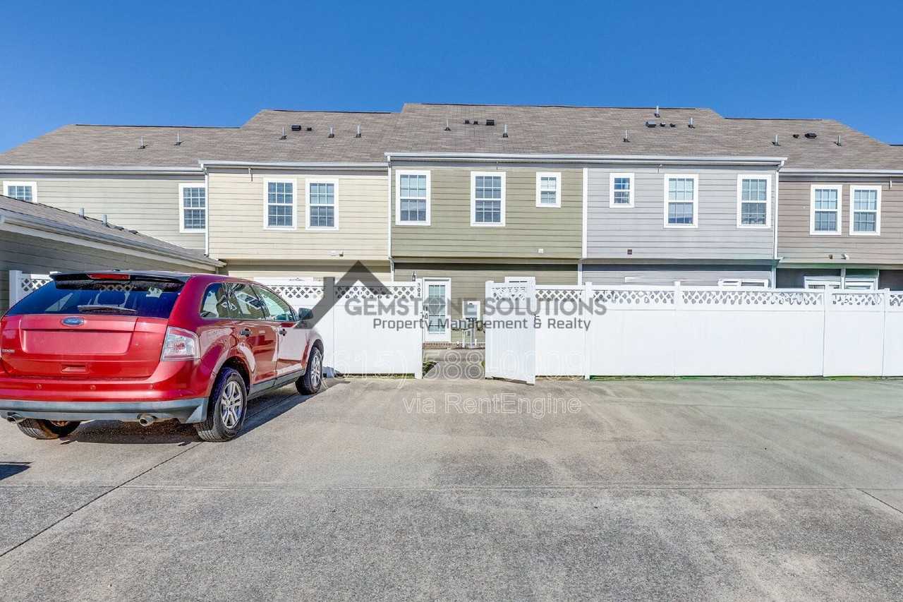 304 Oldbury Ln - Photo 7 of 41