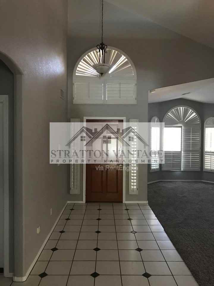 4740 E Desert Ln - Photo 6 of 10