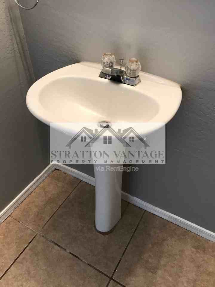 12525 W Rosewood Ln - Photo 7 of 18