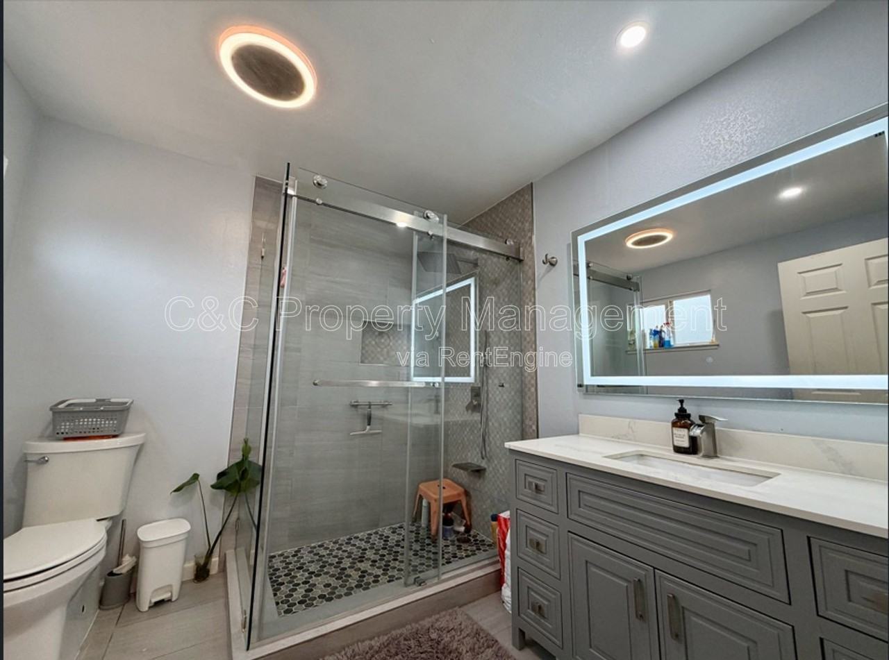 1411 Hillsdale Ave - Photo 6 of 11