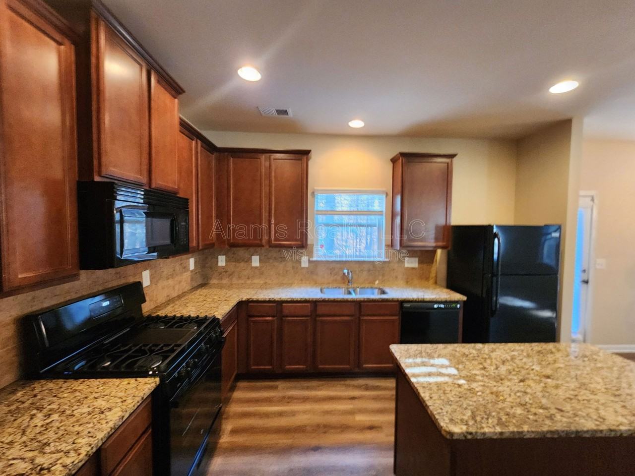 2385 Capella Cir Sw - Photo 4 of 20