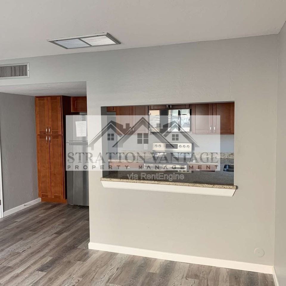 846 N Stapley Dr - Photo 2 of 6