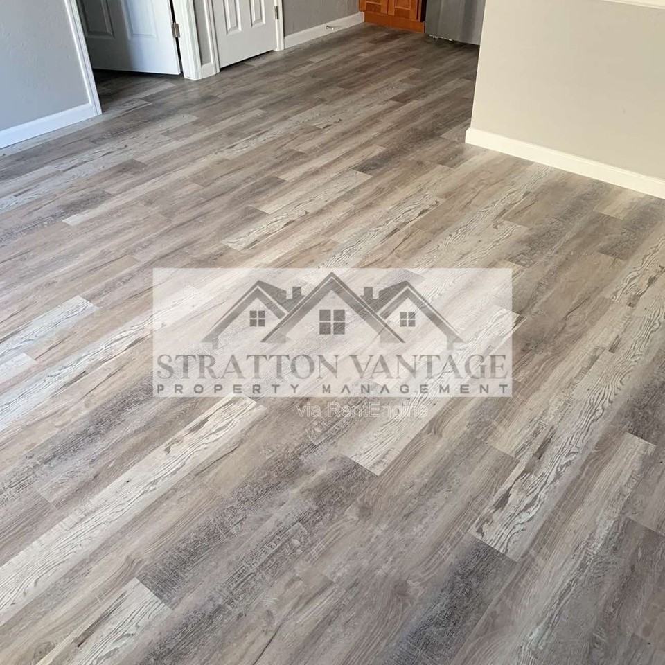 846 N Stapley Dr - Photo 3 of 6