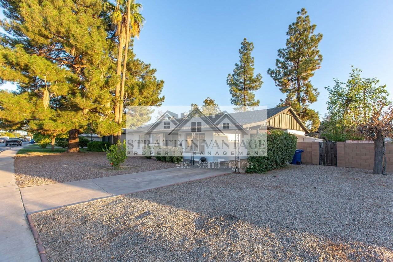 111 E Manhatton Dr - Photo 3 of 39