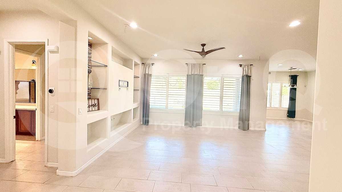 1524 W Blaylock Dr - Photo 3 of 50