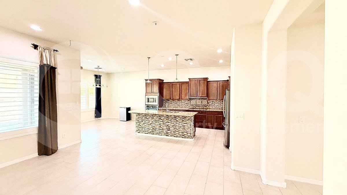 1524 W Blaylock Dr - Photo 4 of 50