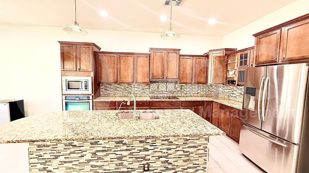 1524 W Blaylock Dr - Photo 5 of 50