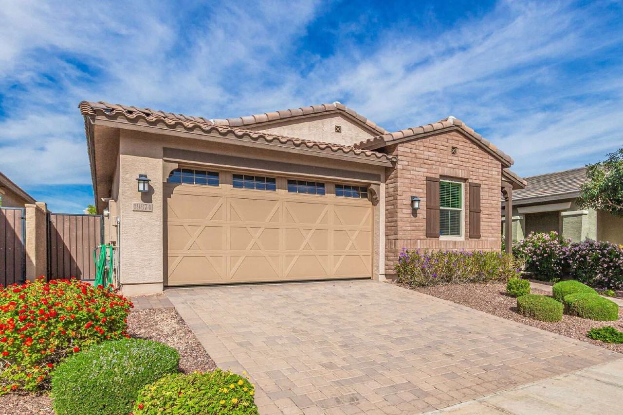 19874 W Devonshire Ave - Photo 4 of 36