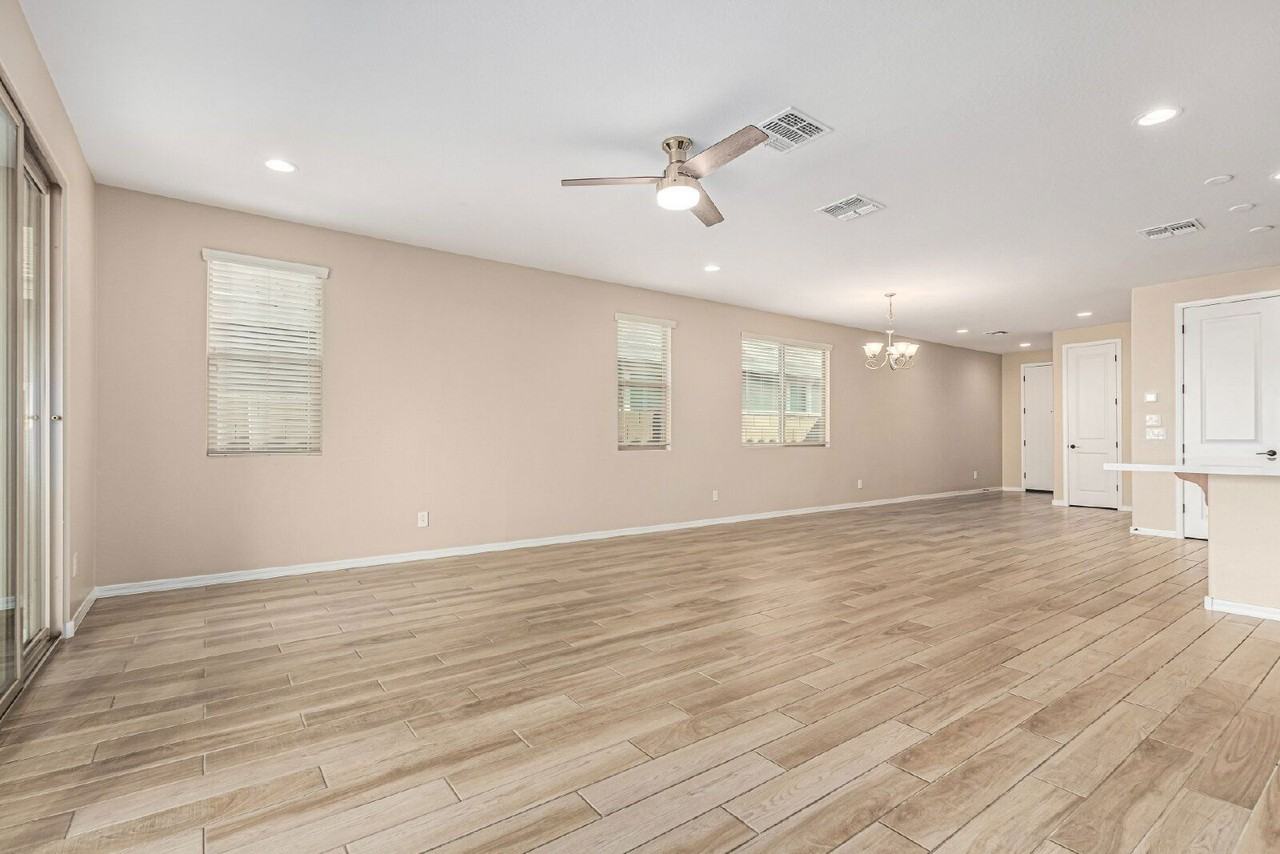 19874 W Devonshire Ave - Photo 7 of 36