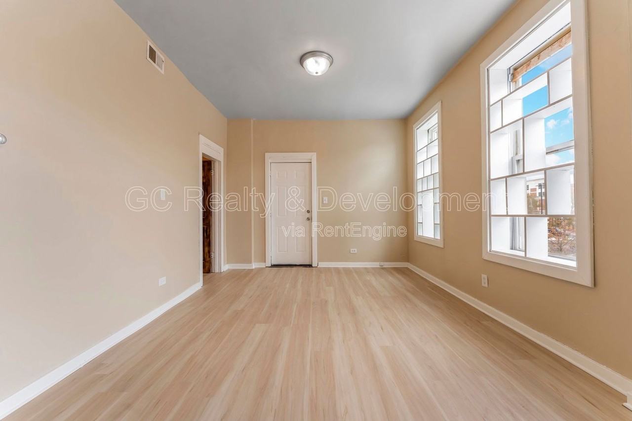 3328 W Chicago Ave #2R - Photo 3 of 15