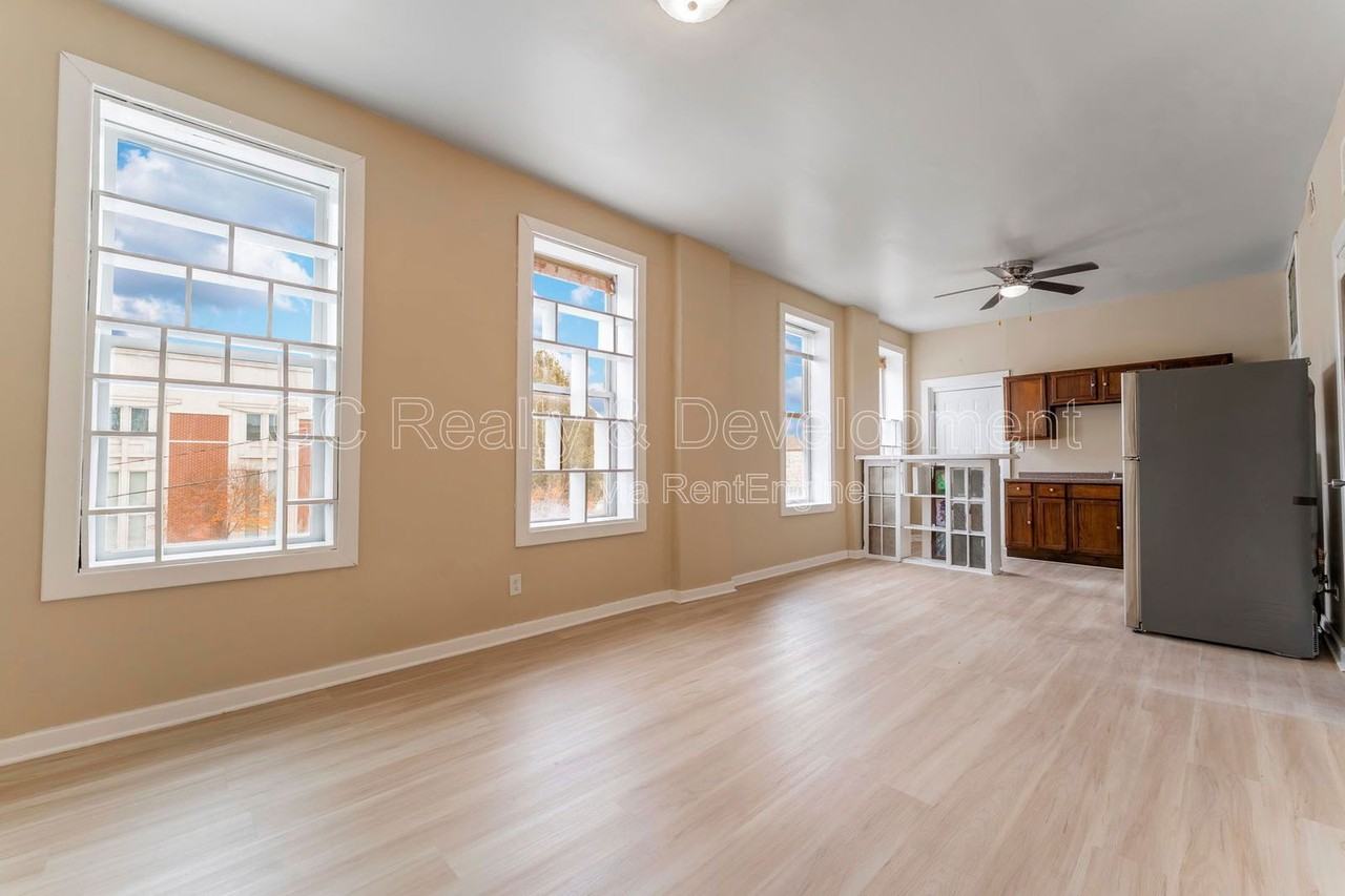 3328 W Chicago Ave #2R - Photo 5 of 15