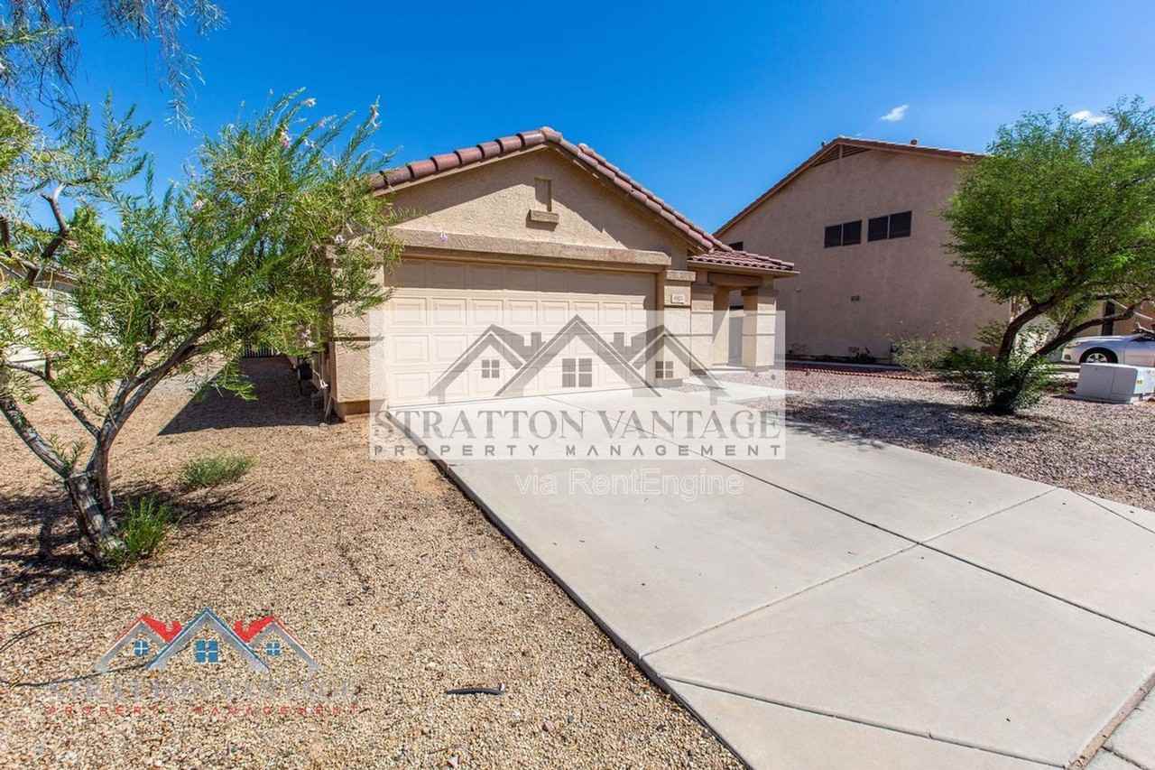 4821 N 92nd Ln - Photo 3 of 39