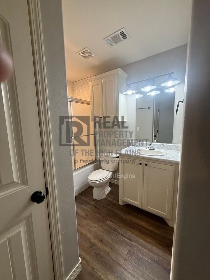 13057 Raymond Rd #R - Photo 7 of 9