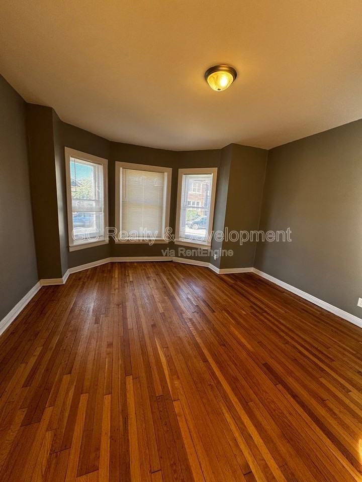 11347 S King Dr #1 - Photo 6 of 17