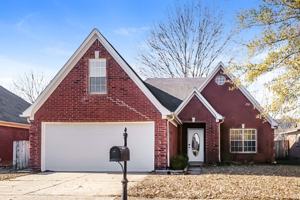 featured image of 8445 Clubview Dr