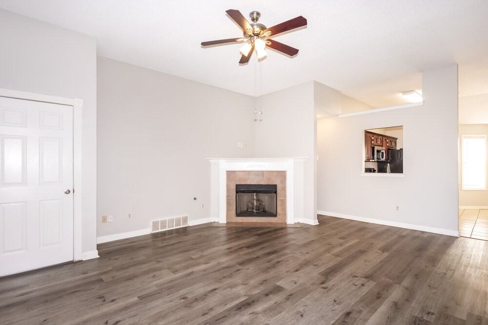 8445 Clubview Dr - Photo 5 of 17