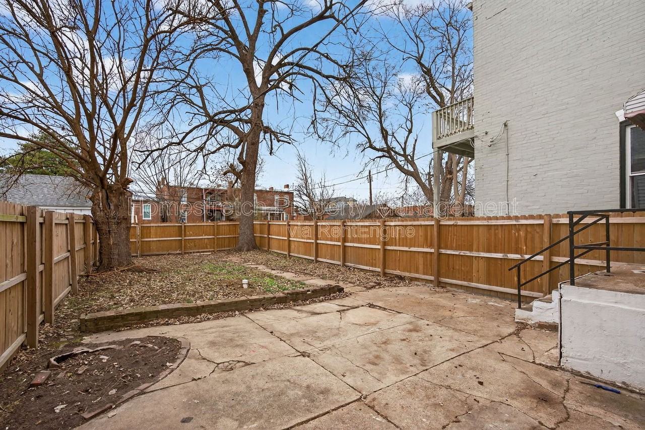 3833 Oregon Ave - Photo 7 of 30