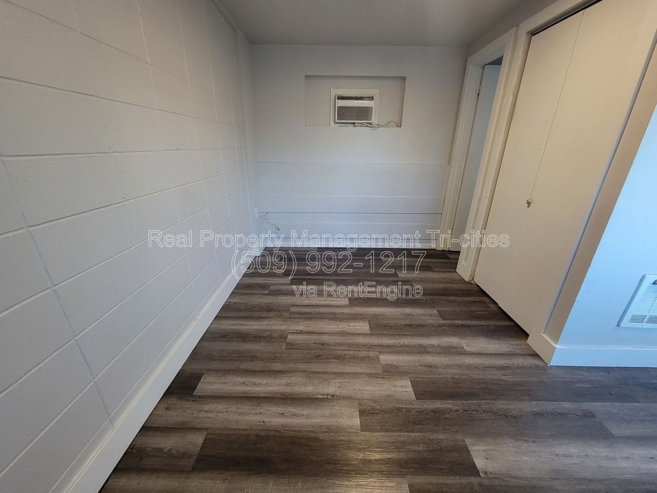 124 W Shoshone St #I - Photo 2 of 5