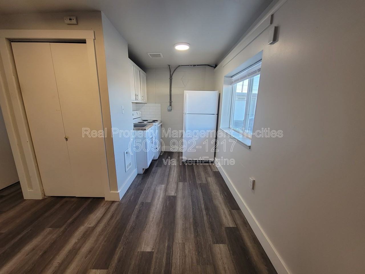 124 W Shoshone St #I - Photo 3 of 5