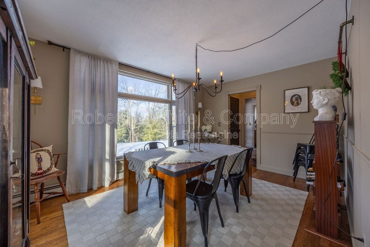 27 Saw Mill Rd - Photo 7 of 30