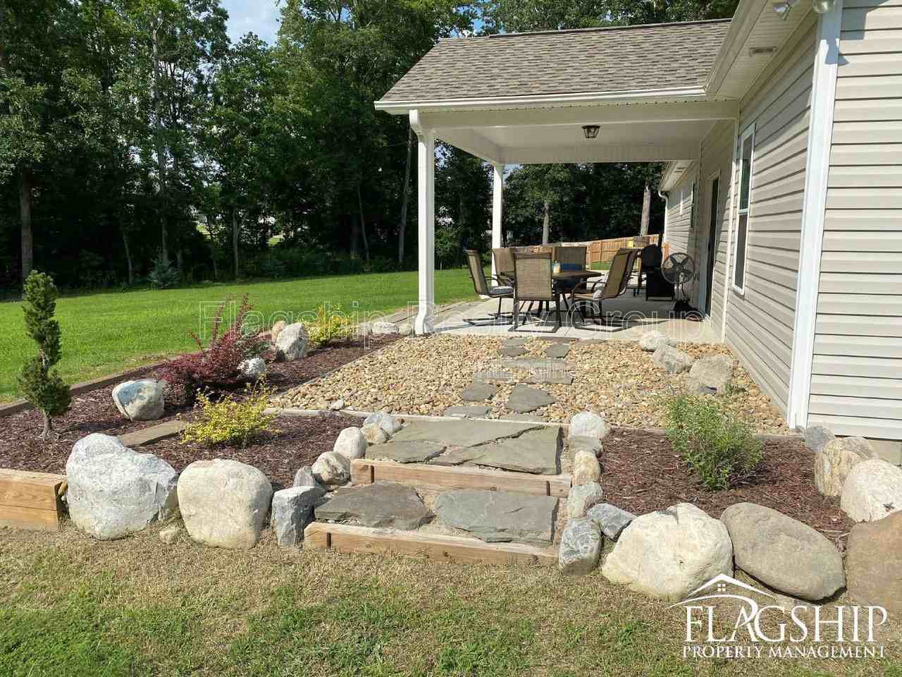 105 Holden Ct - Photo 5 of 5