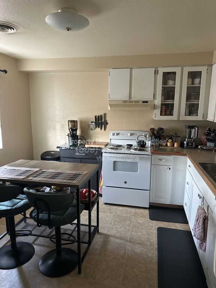 218B S Mckinley Pl - Photo 2 of 5