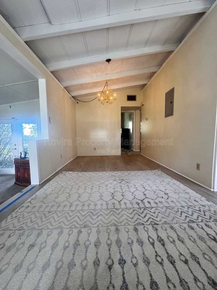 627 Warner St - Photo 2 of 18