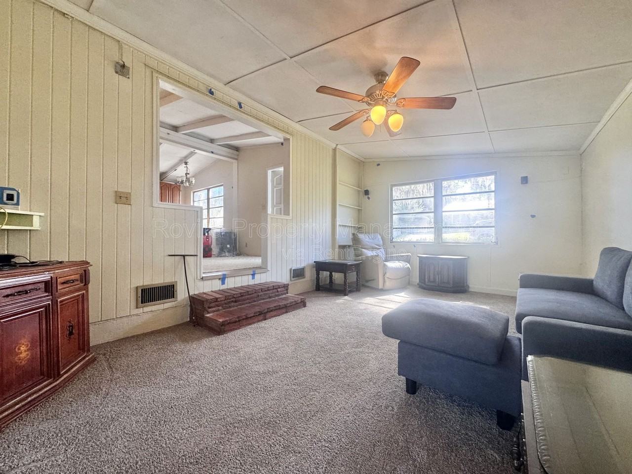 627 Warner St - Photo 5 of 18