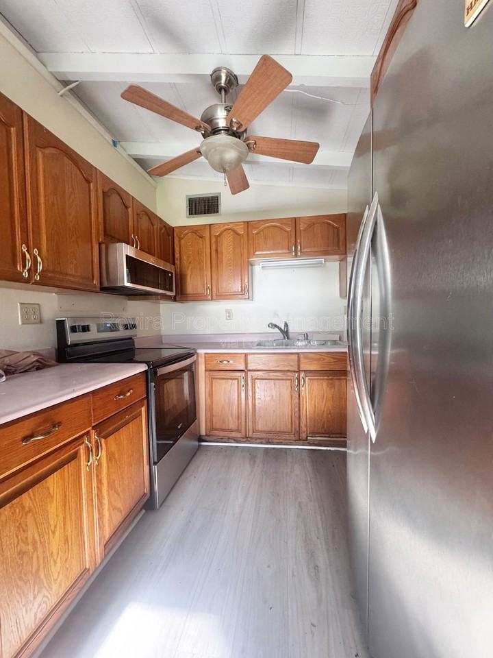 627 Warner St - Photo 6 of 18