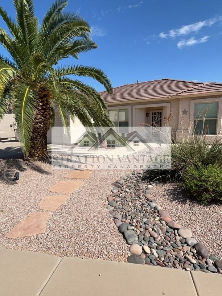 6983 S Oxford Ln - Photo 2 of 7