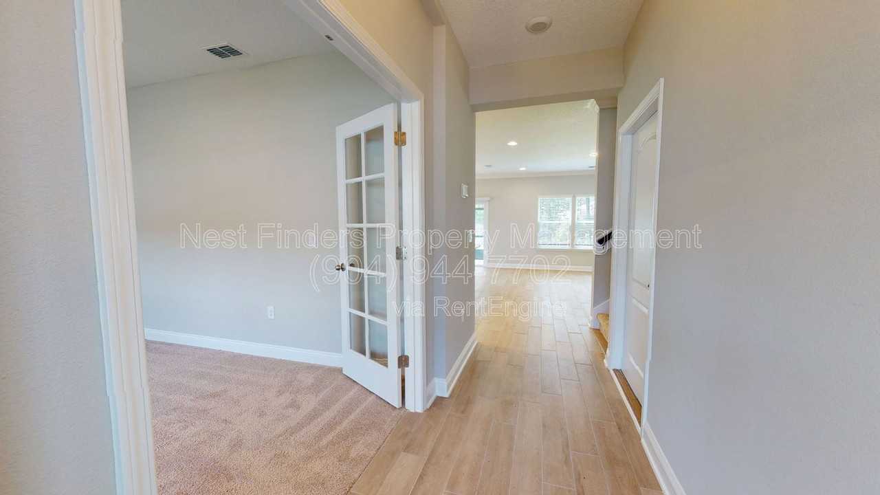 1025 Wilmot Pl - Photo 3 of 38