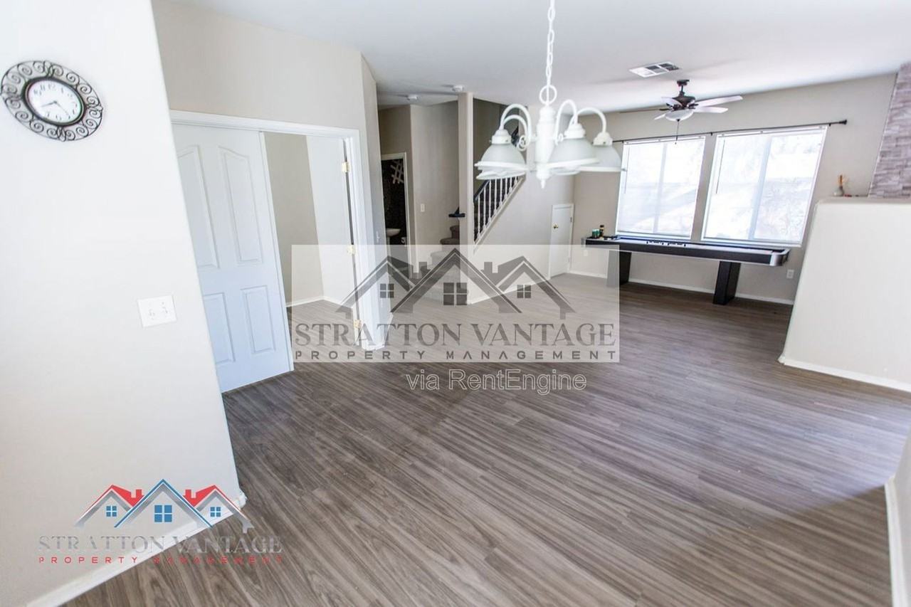 2185 N Mosley Dr - Photo 4 of 44