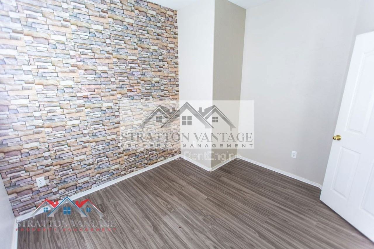 2185 N Mosley Dr - Photo 7 of 44