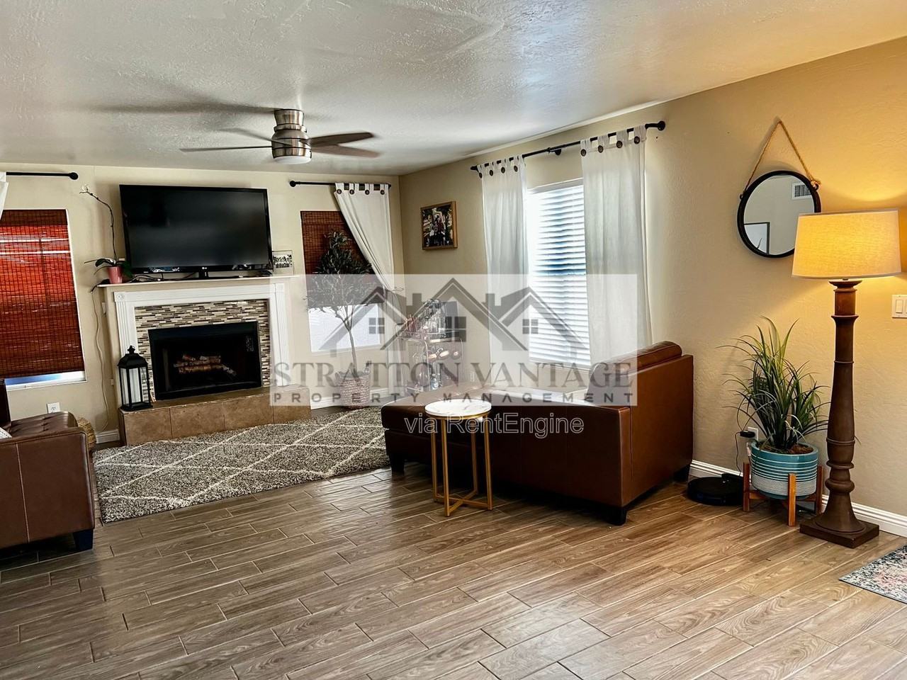 4682 W Oakland St - Photo 4 of 14