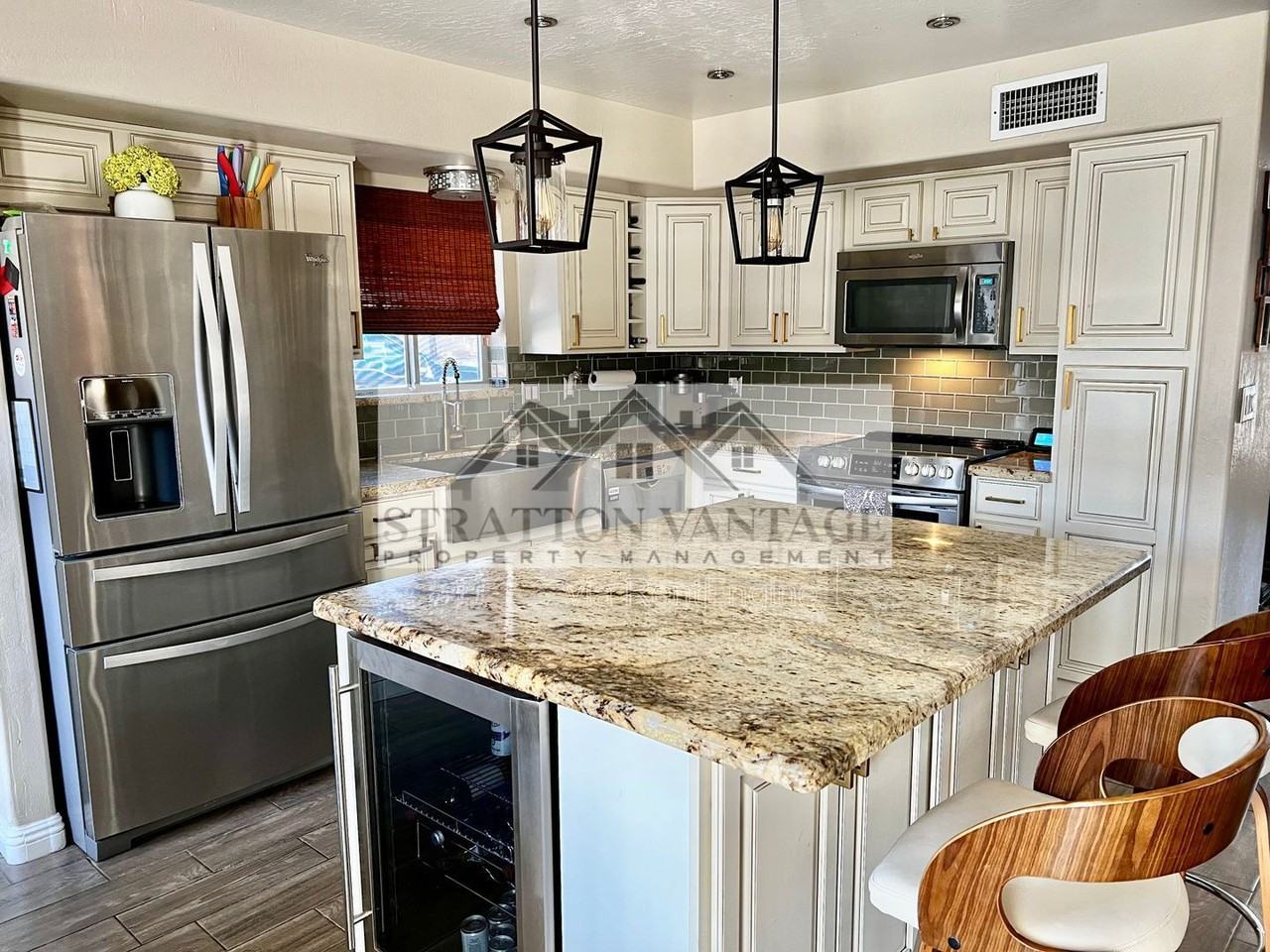 4682 W Oakland St - Photo 5 of 14