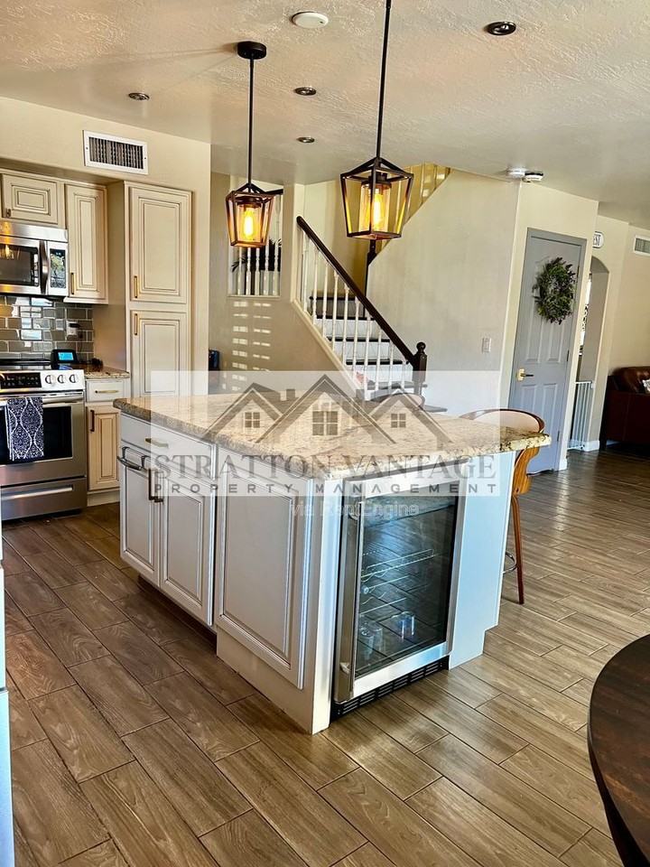 4682 W Oakland St - Photo 6 of 14