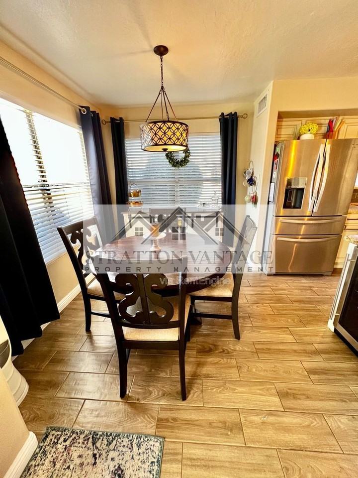 4682 W Oakland St - Photo 7 of 14