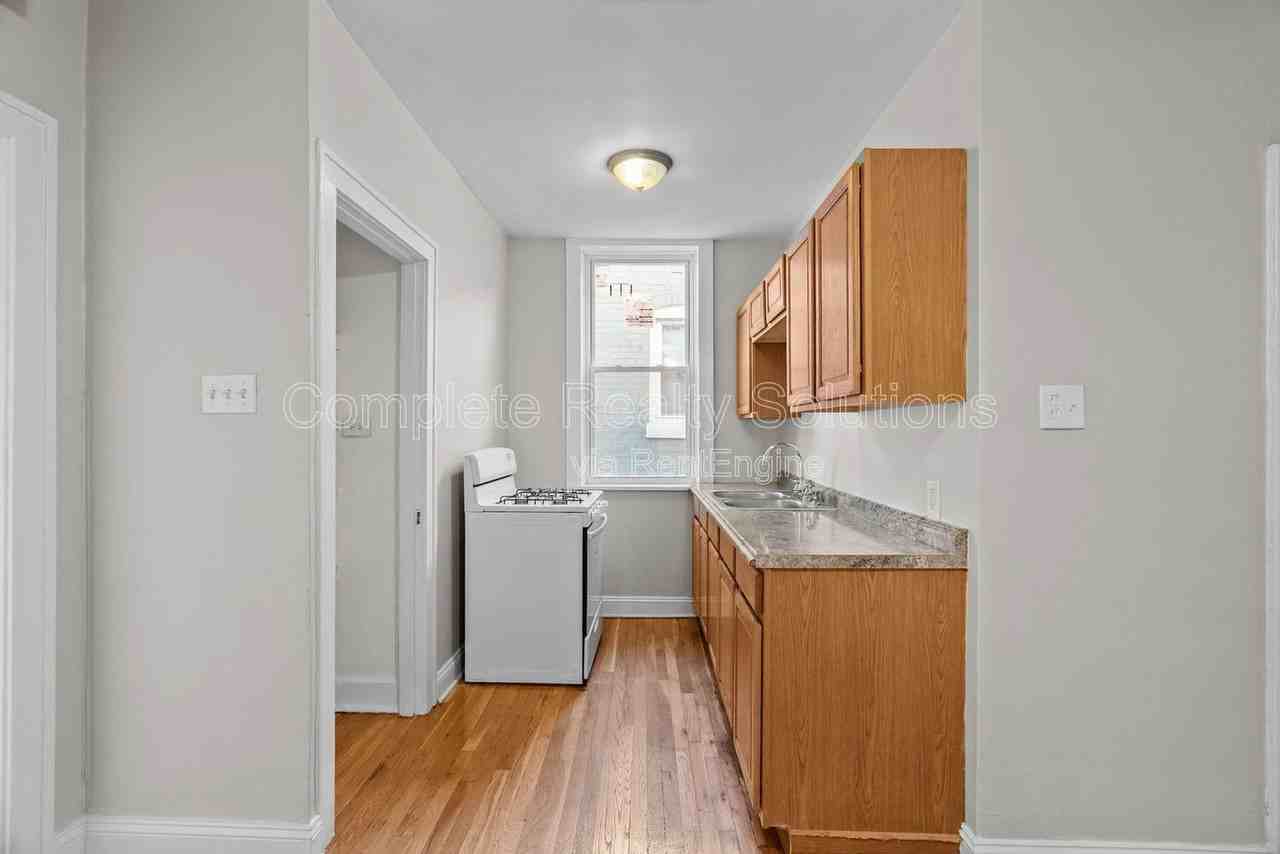 4175 Mcree Ave #2E - Photo 2 of 25