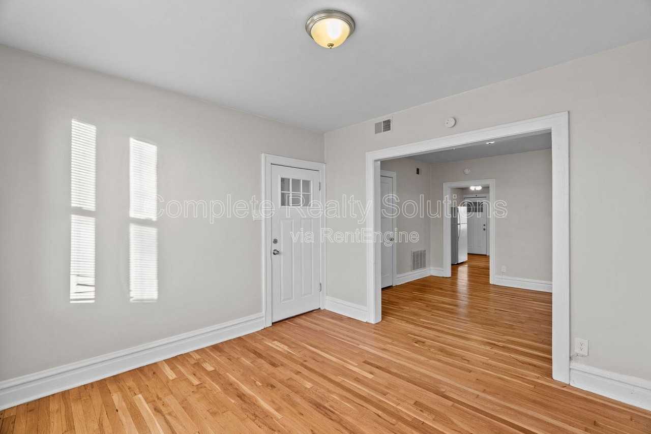 4175 Mcree Ave #2E - Photo 3 of 25