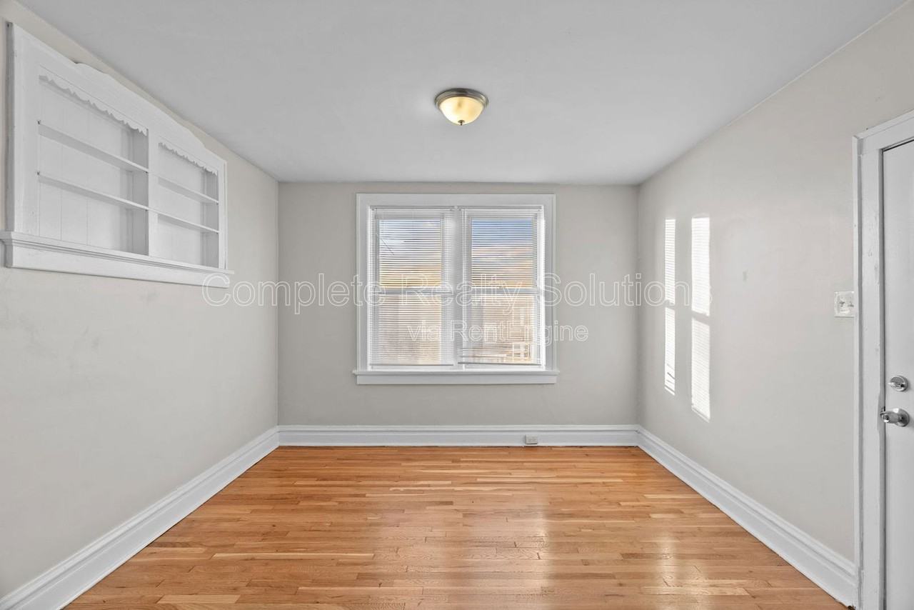 4175 Mcree Ave #2E - Photo 6 of 25