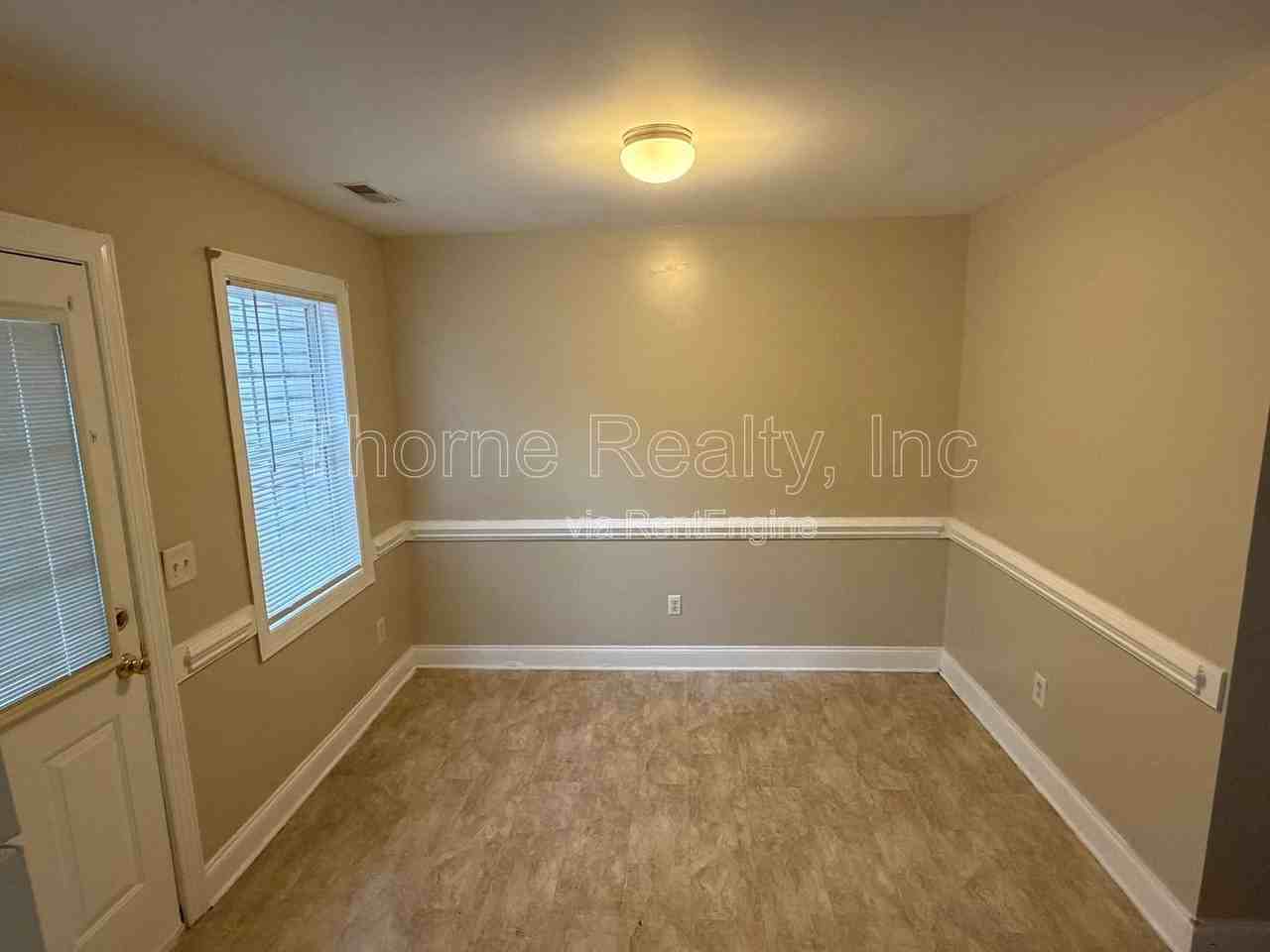 113 Charlotte St - Photo 2 of 15