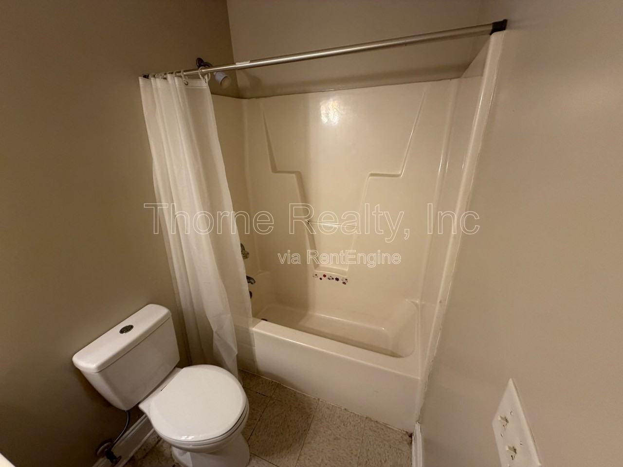 113 Charlotte St - Photo 6 of 15