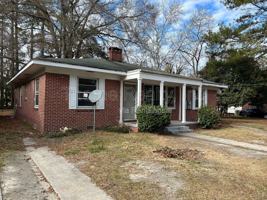 featured image of 422 N Mercer St