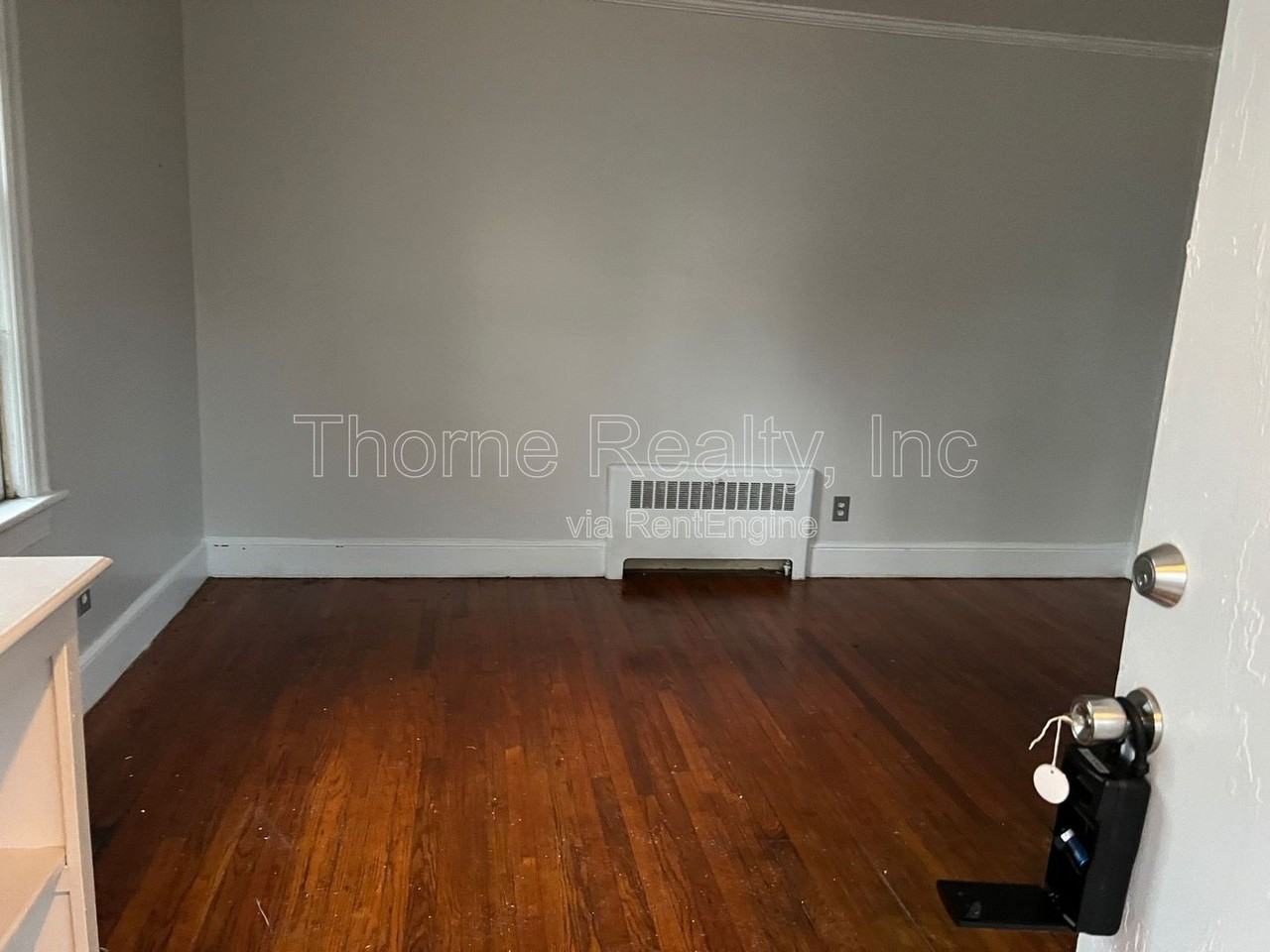 422 N Mercer St - Photo 3 of 8