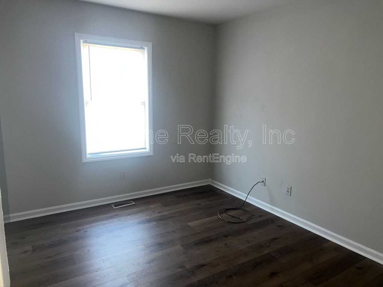 1704 Charter Dr - Photo 5 of 7