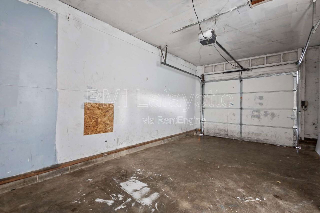 60 Vicksburg Ln - Photo 3 of 16