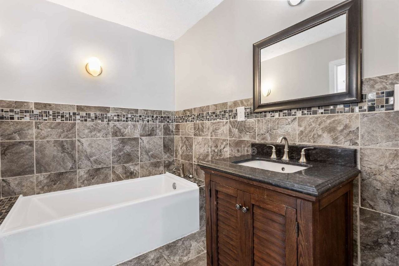 60 Vicksburg Ln - Photo 7 of 16