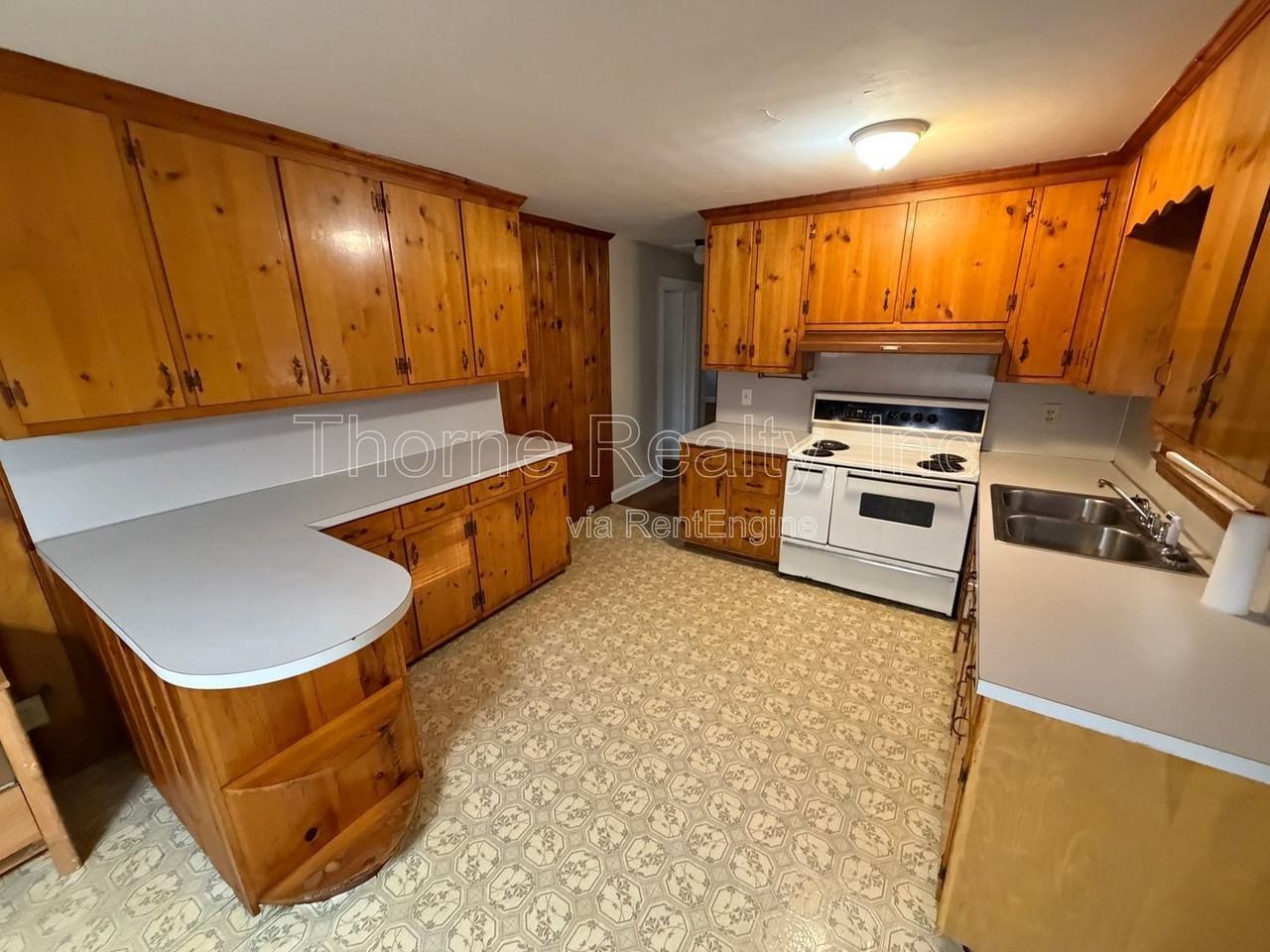 208 Ridgewood Dr - Photo 5 of 15