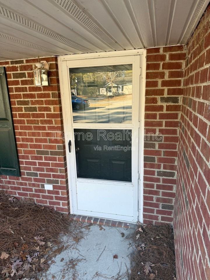 2260 Sherwood Ave #C - Photo 2 of 11